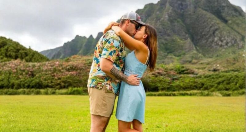 Jamie Lee Troyer mit ihrem Mann auf Oʻahu, Hawaii